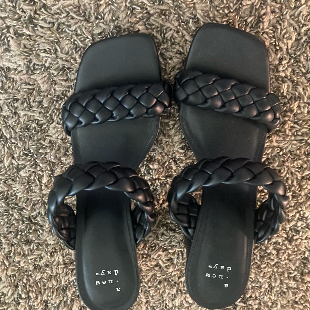 Sandals - Picture 6 of 6